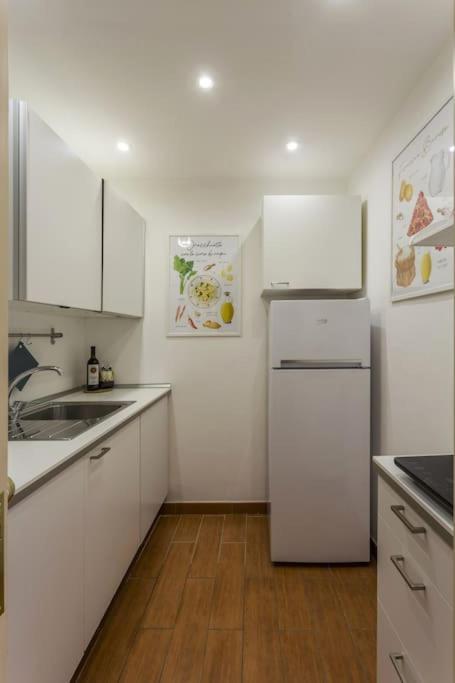 Dimora Donna Vittoria Apartment Bari Exterior photo