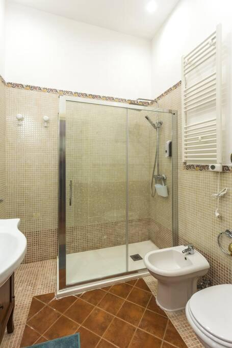 Dimora Donna Vittoria Apartment Bari Exterior photo